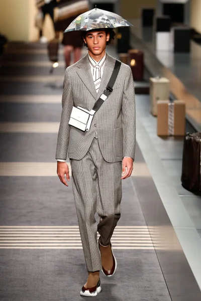 Look 48